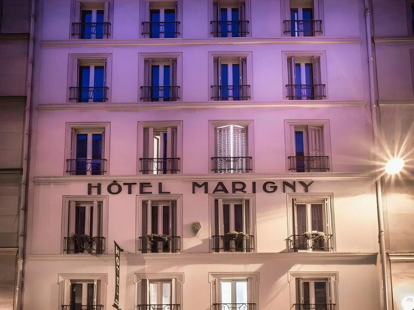 Opera Marigny EXTERIOR