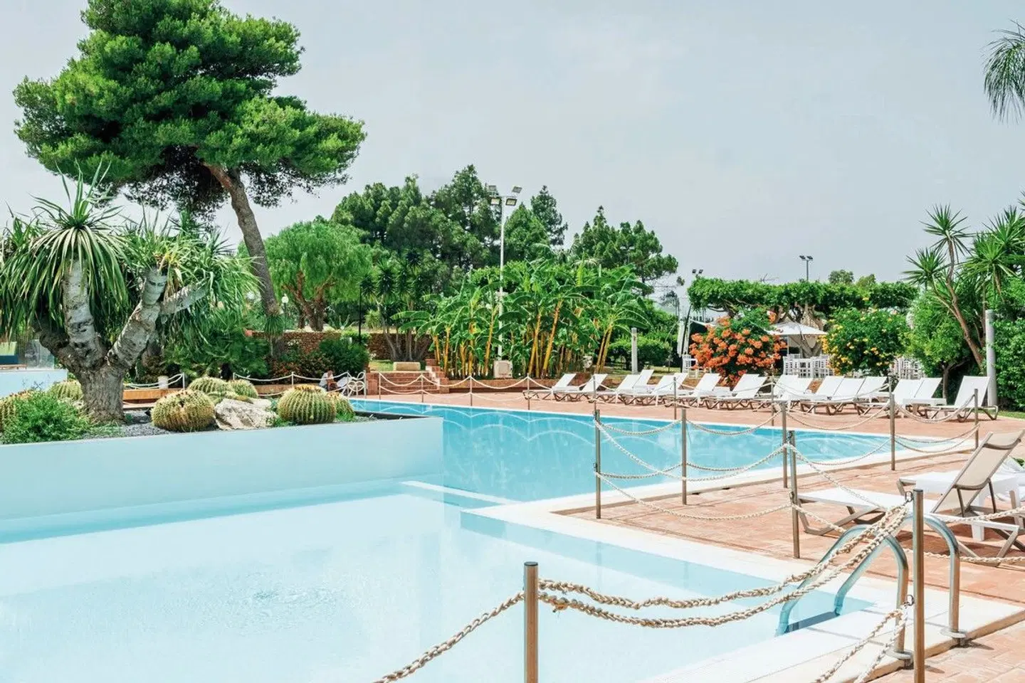 Villa Favorita Hotel e Resort OUTDOOR_POOL