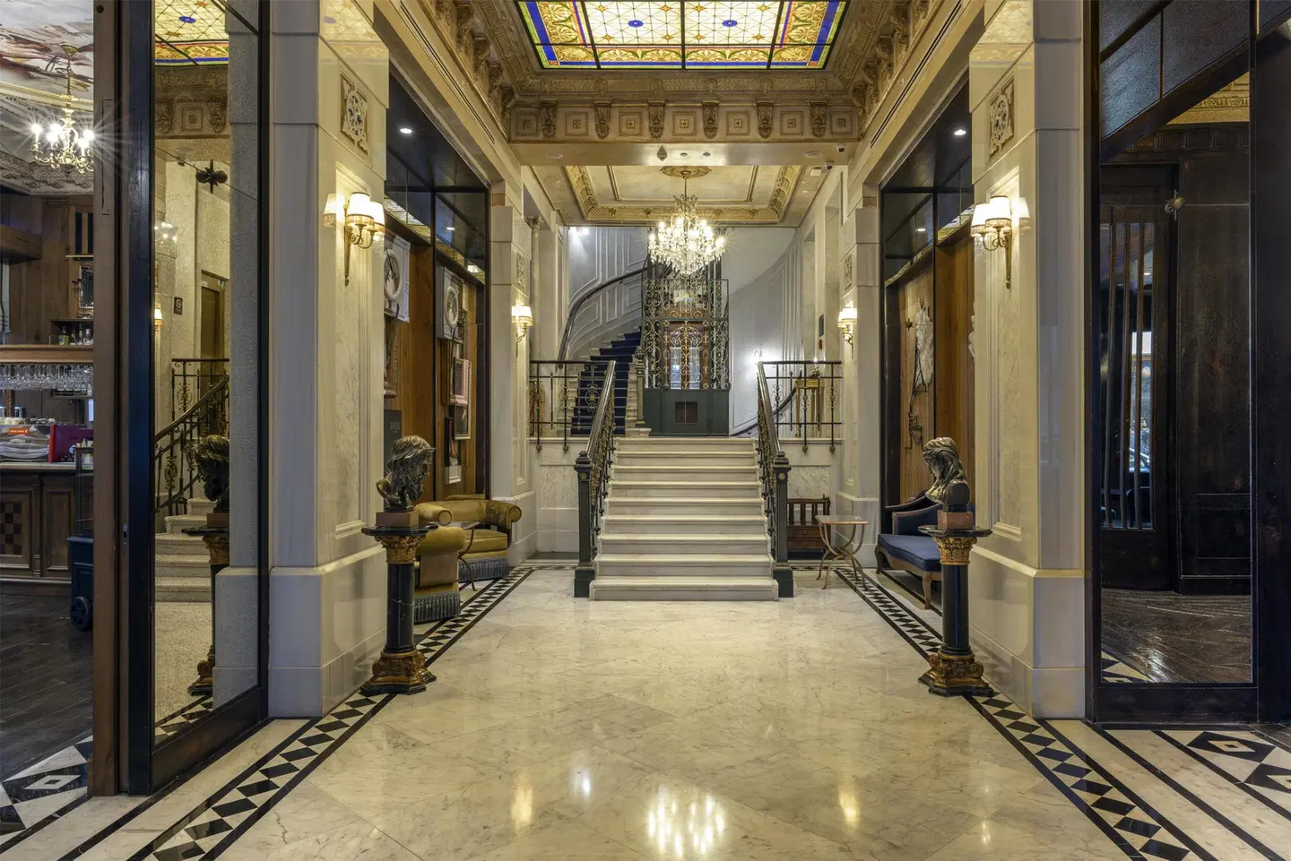 Palazzo Donizetti Istanbul, Tapestry Collection by Hilton LOUNGE_LOBBY