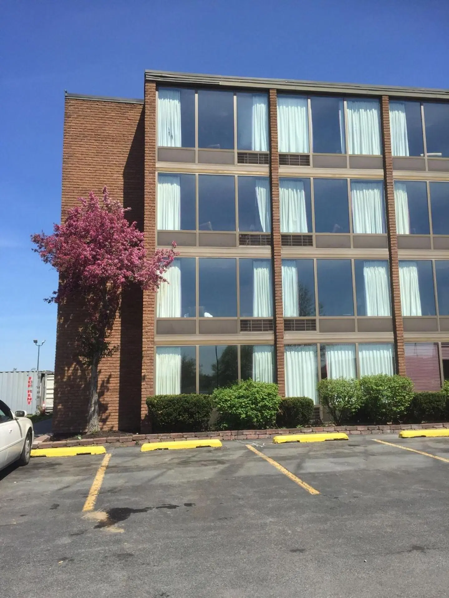 Days Inn by Wyndham Syracuse EXTERIOR