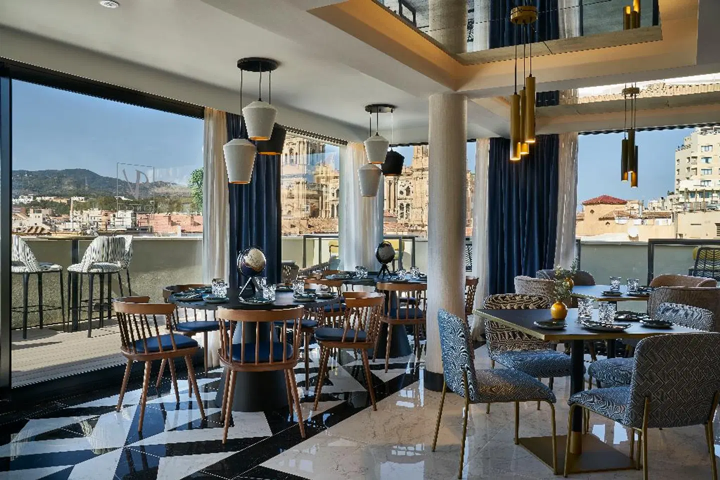Vincci Larios Diez Restaurant