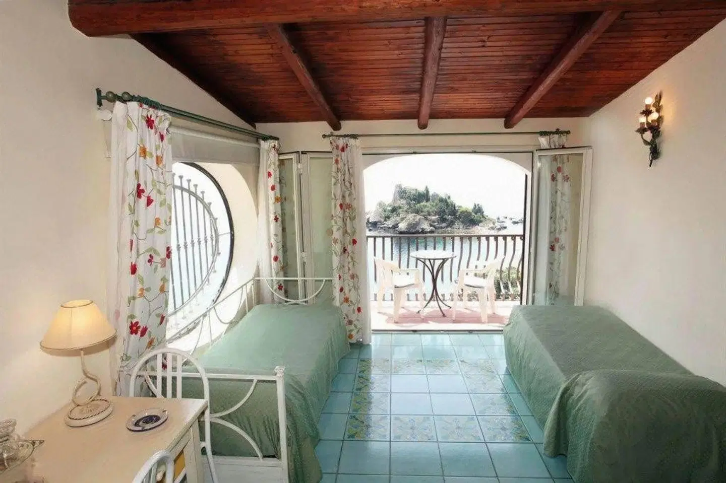 Mendolia Beach Hotel ROOM_EXAMPLE