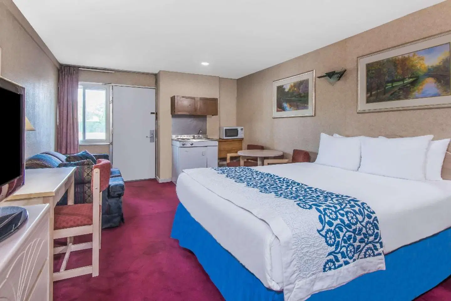 Days Inn by Wyndham Hicksville Long Island ROOM_EXAMPLE