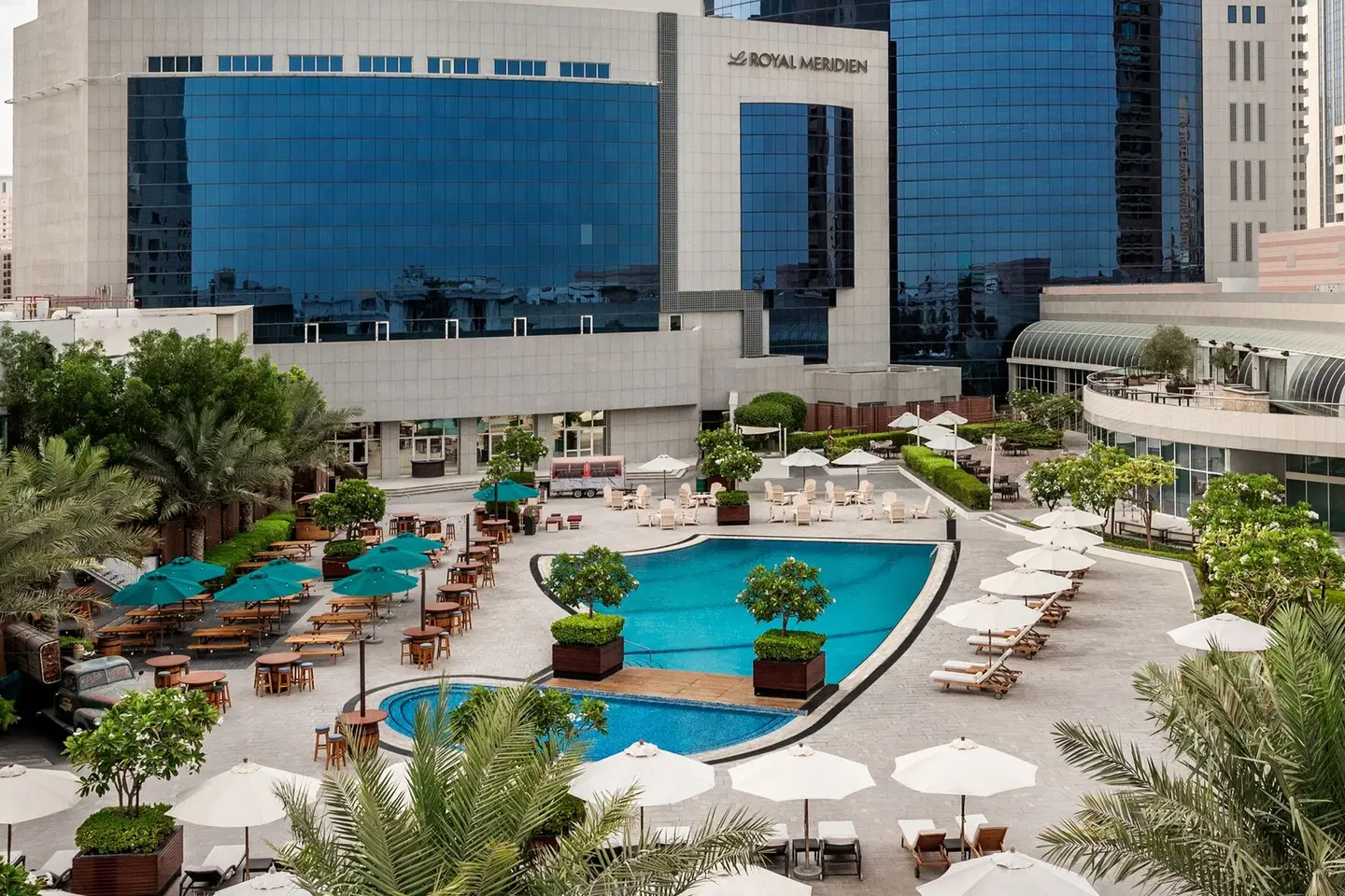 Le Royal Méridien Abu Dhabi OUTDOOR_POOL