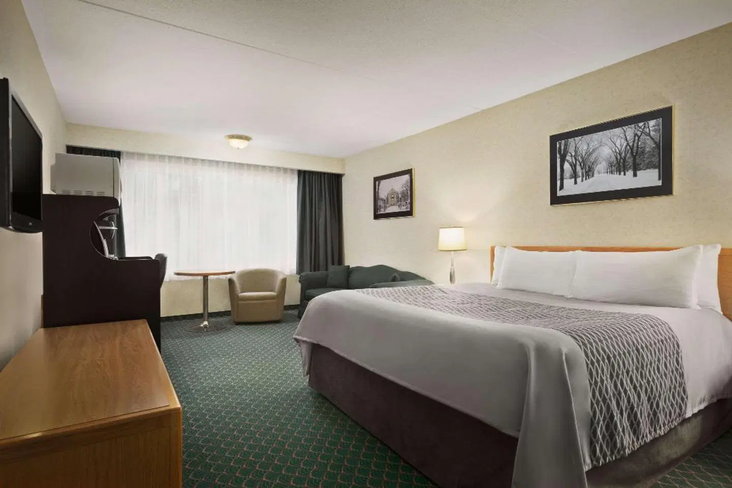 Travelodge by Wyndham Winnipeg East ROOM_EXAMPLE
