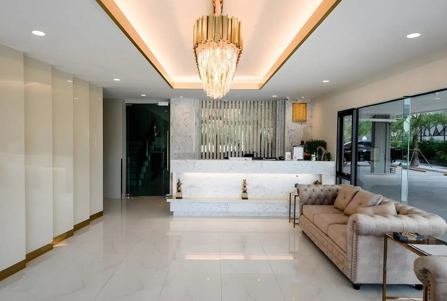 The chess hotel LOUNGE_LOBBY