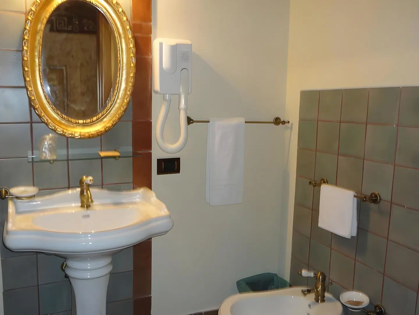 Grand Hotel La Batia Badezimmer