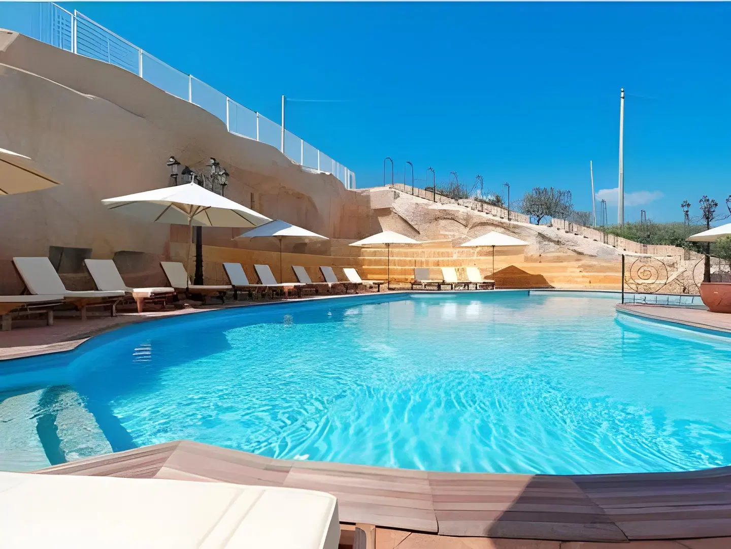 Grand Hotel La Batia OUTDOOR_POOL