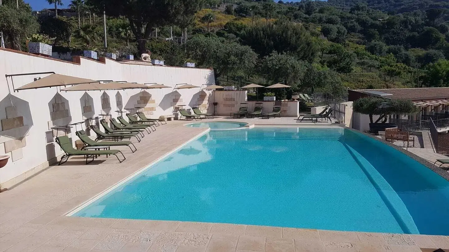 Don Vittorio Country Village OUTDOOR_POOL