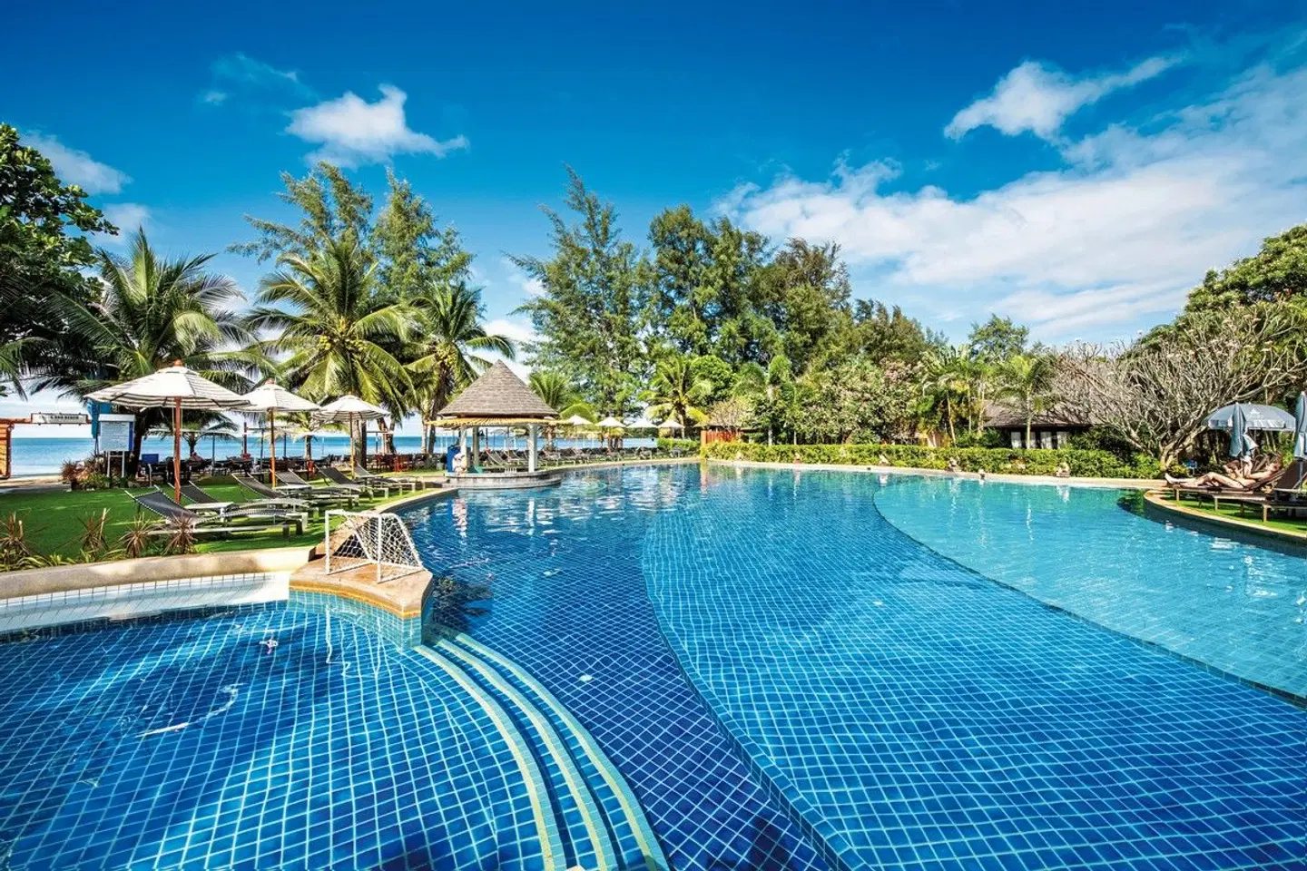 Chada Lanta Beach Resort OUTDOOR_POOL