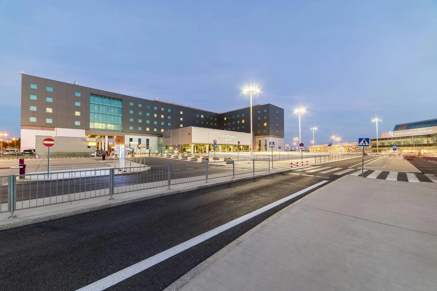 Courtyard by Marriott Warsaw Airport Terrasse