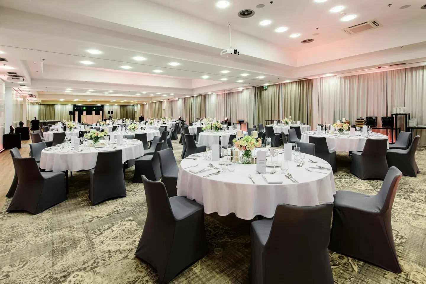 Courtyard by Marriott Warsaw Airport Restaurant