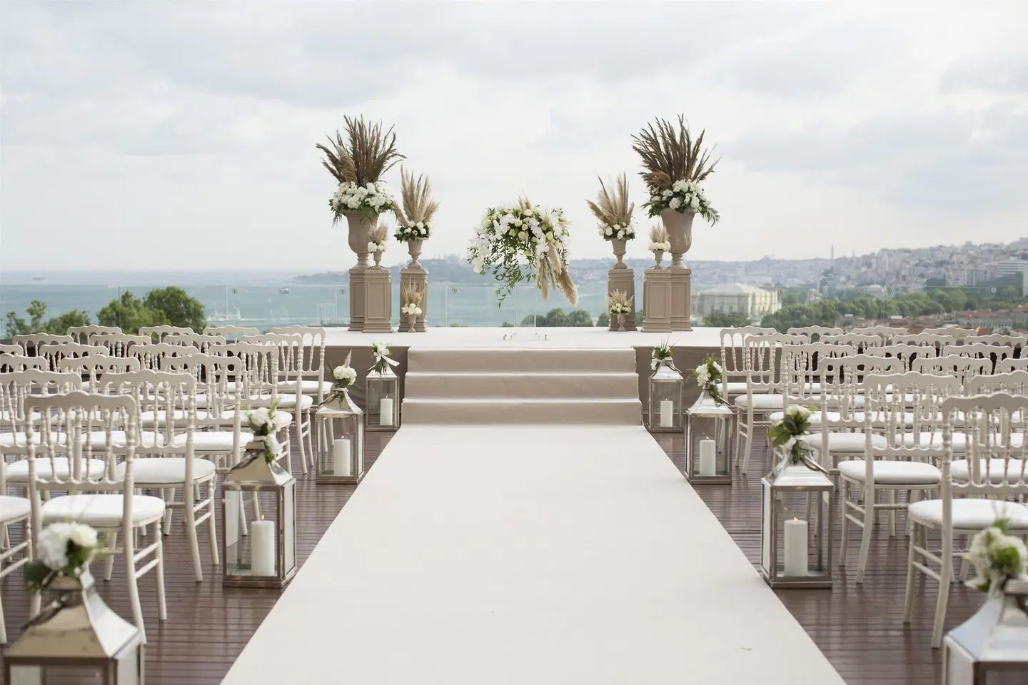 Conrad Istanbul Bosphorus Terrasse