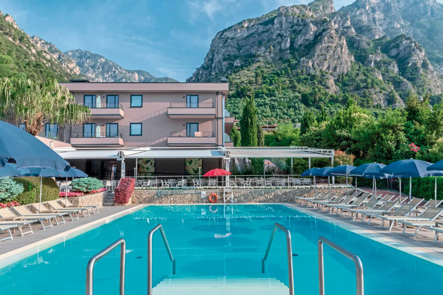 Hotel Royal Village OUTDOOR_POOL