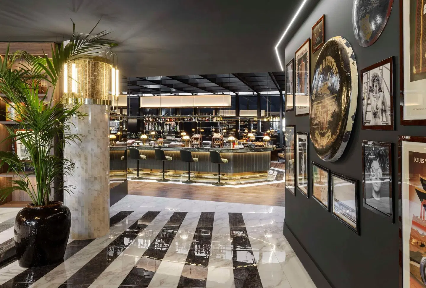 Radisson Collection Hotel, Santa Sofia Milan Bar