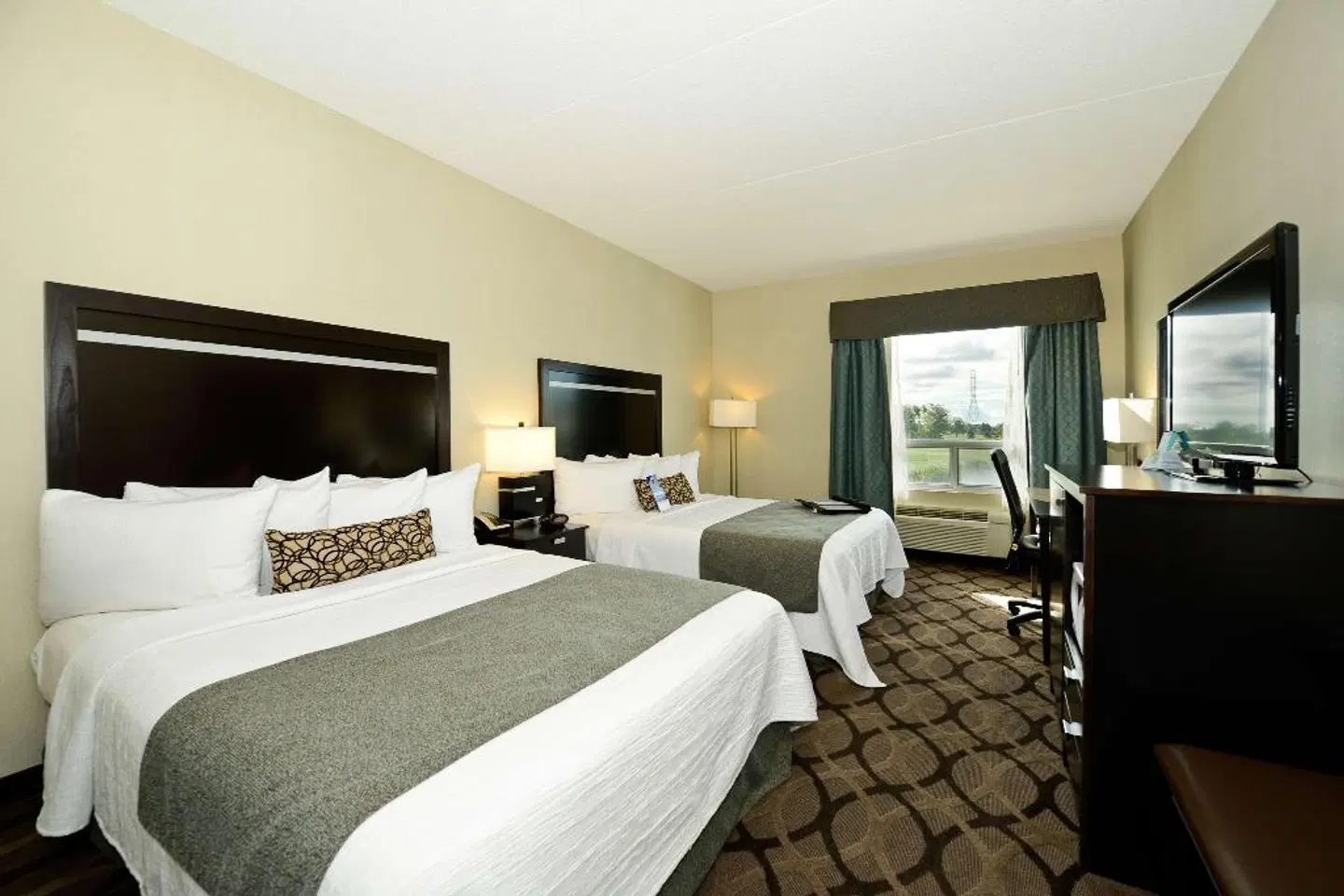 Best Western Plus Travel Hotel Toronto Airport ROOM_EXAMPLE