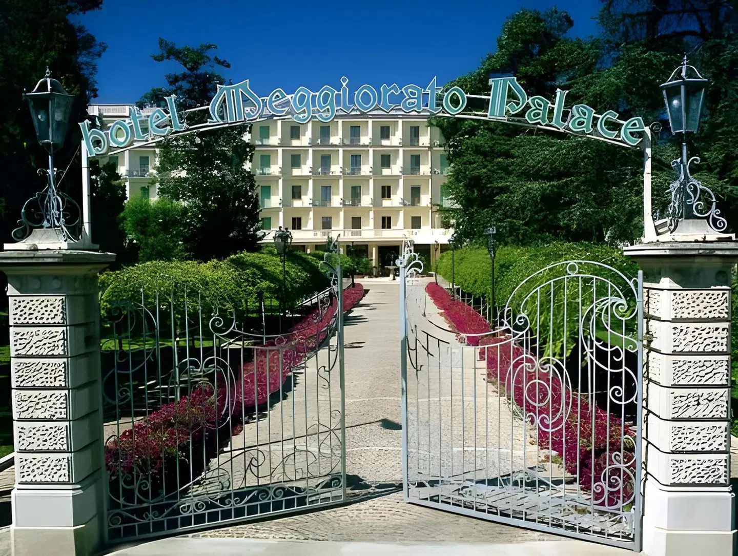 Palace Hotel Meggiorato EXTERIOR