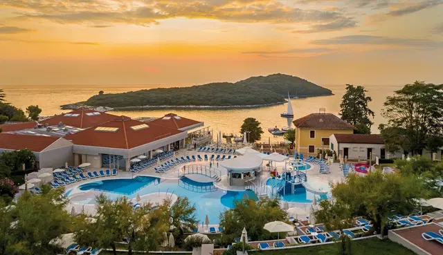 Resort Belvedere Apartments OUTDOOR_POOL