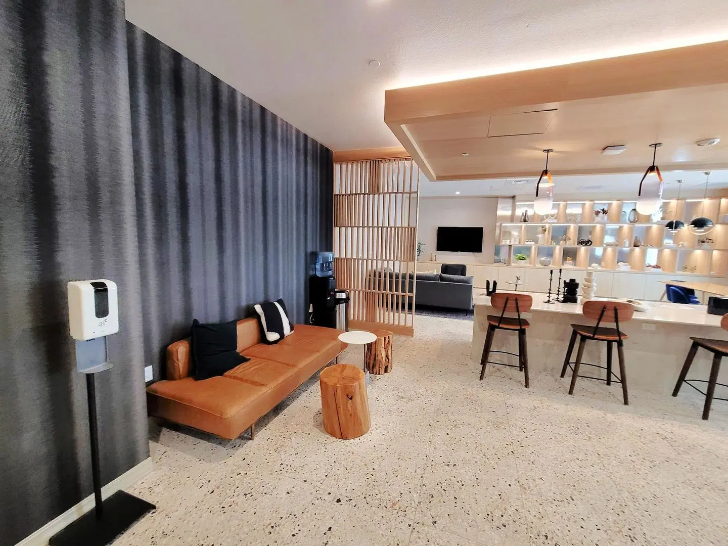 GORGEOUS Hollywood LA's best location ROOM_EXAMPLE