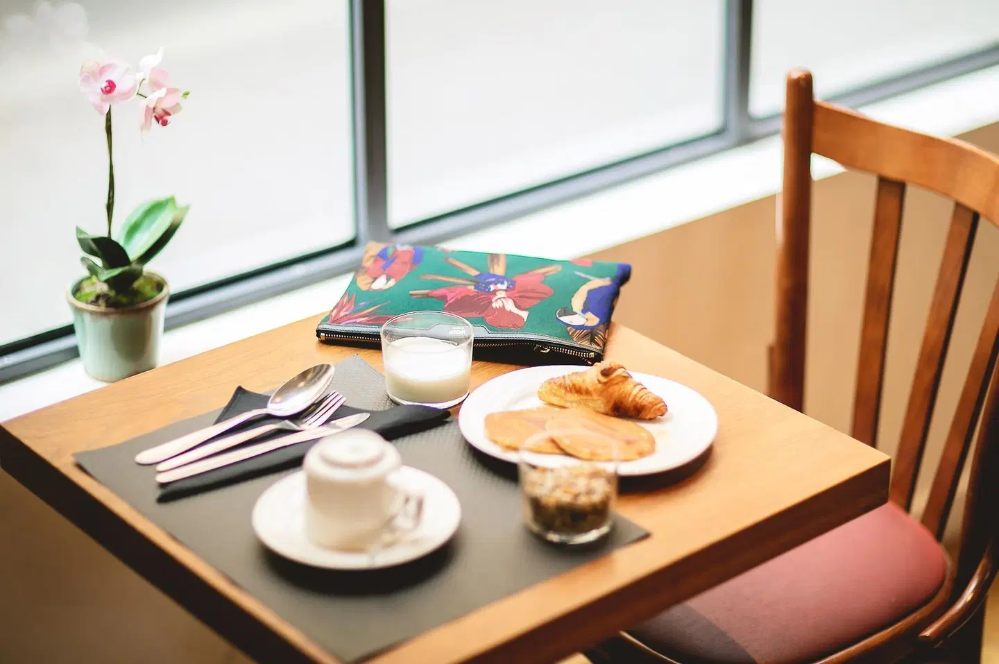 Hotel Crayon Restaurant