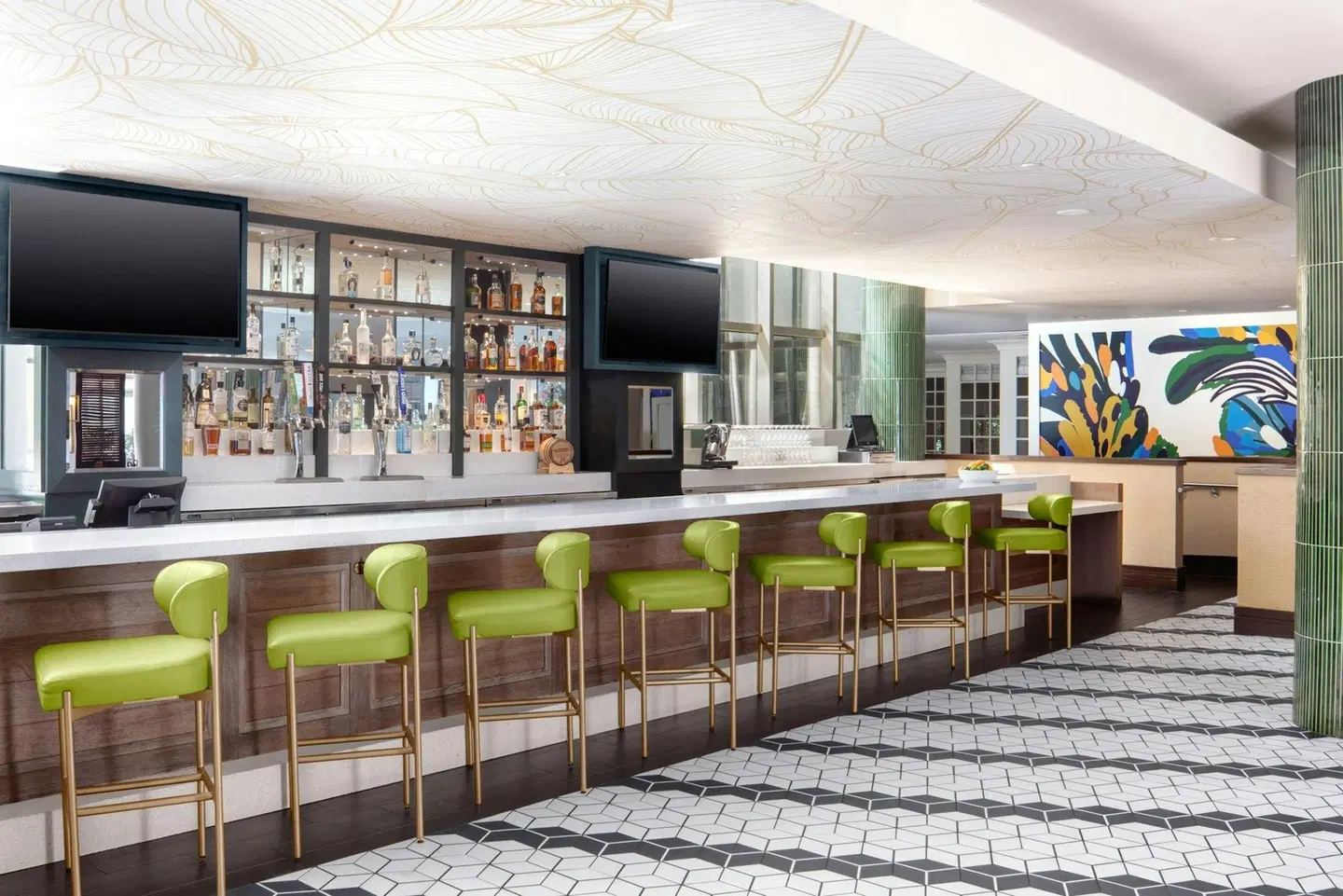 The Westshore Grand, A Tribute portfolio Hotel (ex InterContinental) Bar