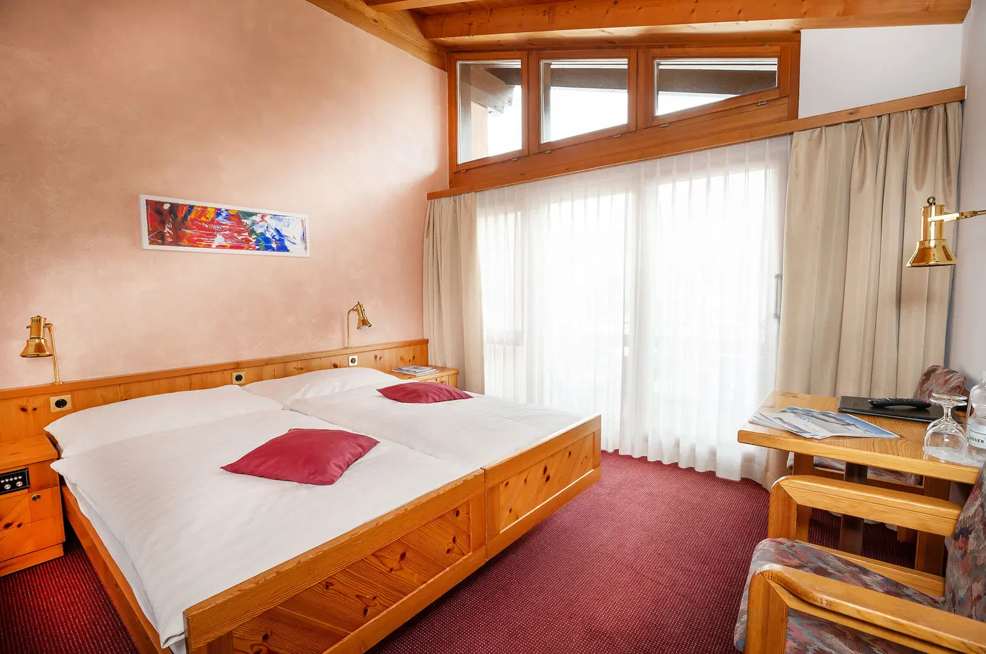 Mira Val ROOM_EXAMPLE