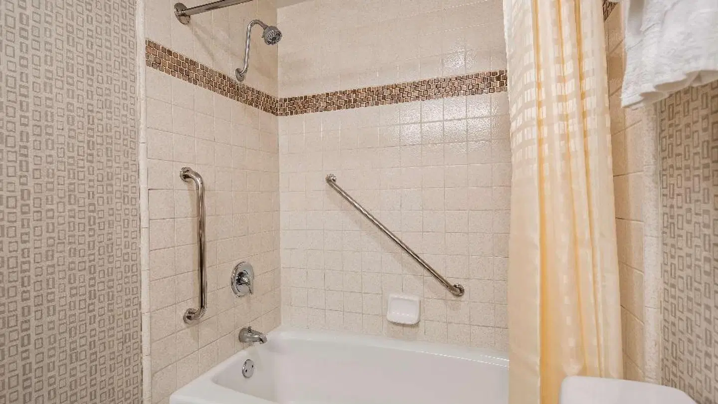 Best Western Los Angeles Worldport Hotel Badezimmer