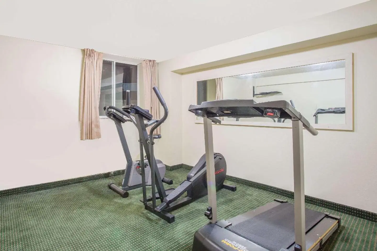 Days Inn by Wyndham Custer SPORTS_AND_LEISURE
