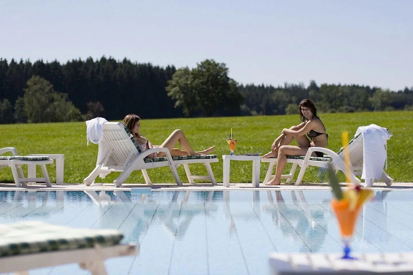 Tanneck OUTDOOR_POOL