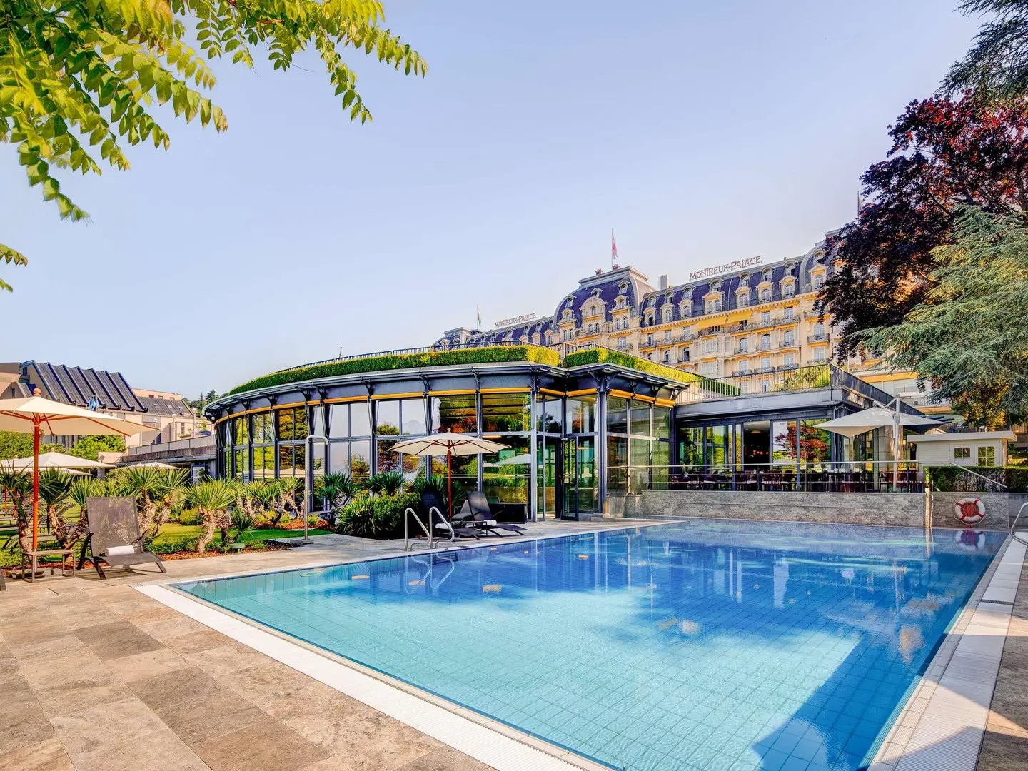 Fairmont Le Montreux Palace OUTDOOR_POOL
