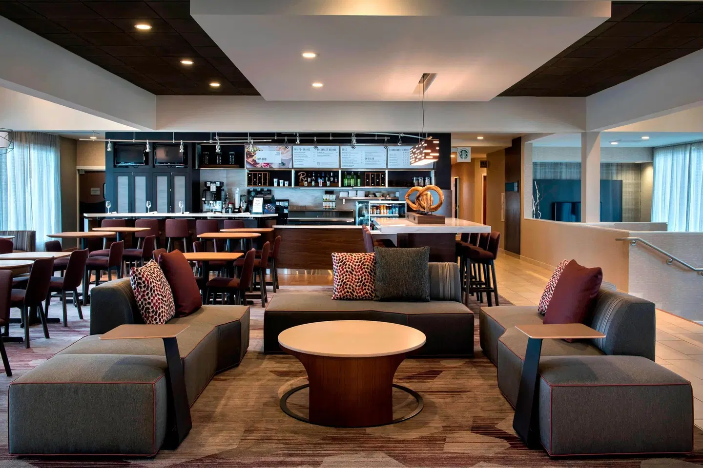 Courtyard by Marriott Poughkeepsie Bar