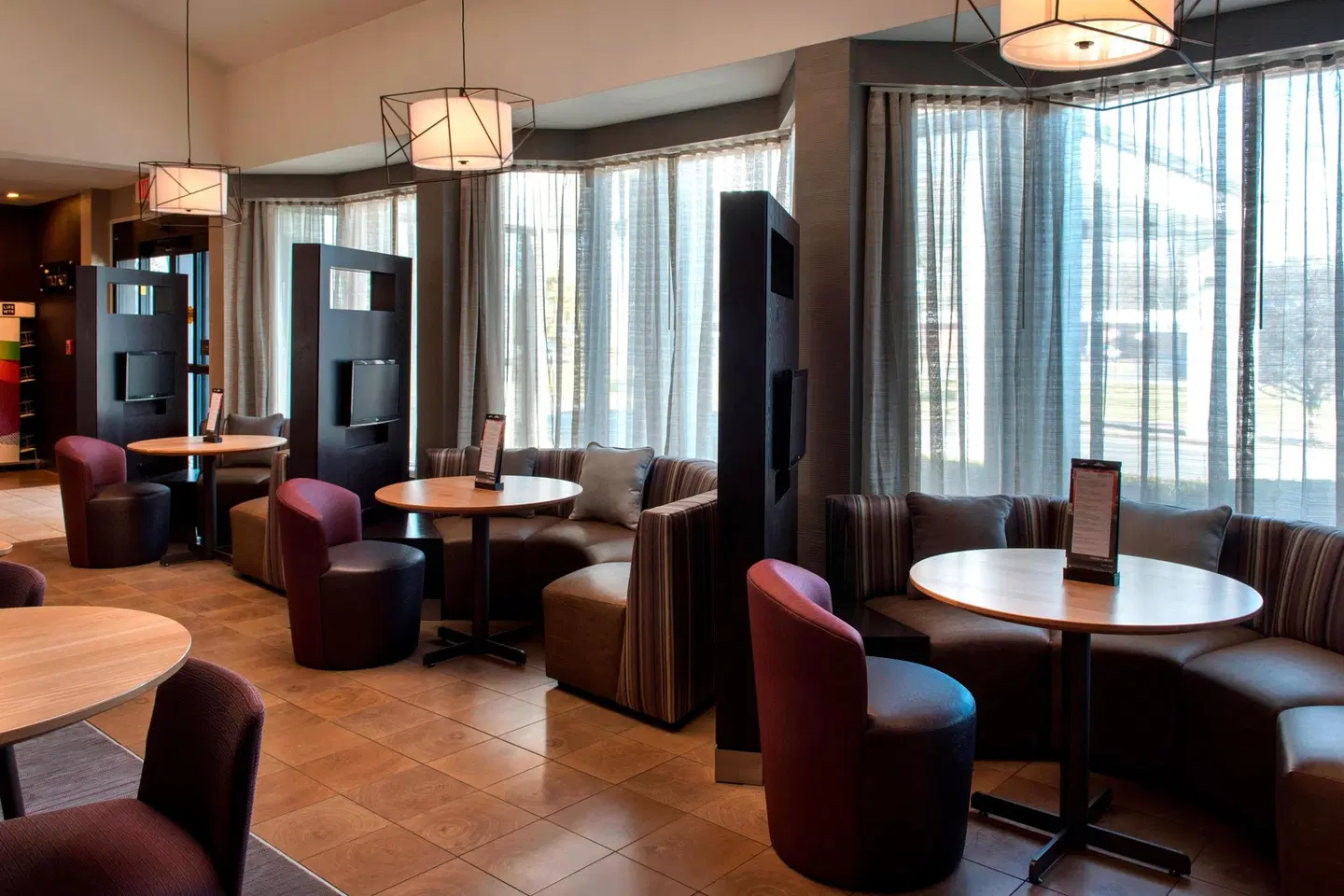 Courtyard by Marriott Poughkeepsie LOUNGE_LOBBY