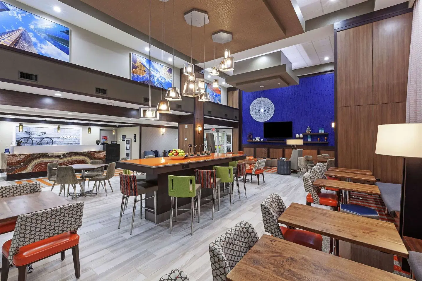 Hampton Inn & Suites Houston-Bush Intercontinental Aprt Bar