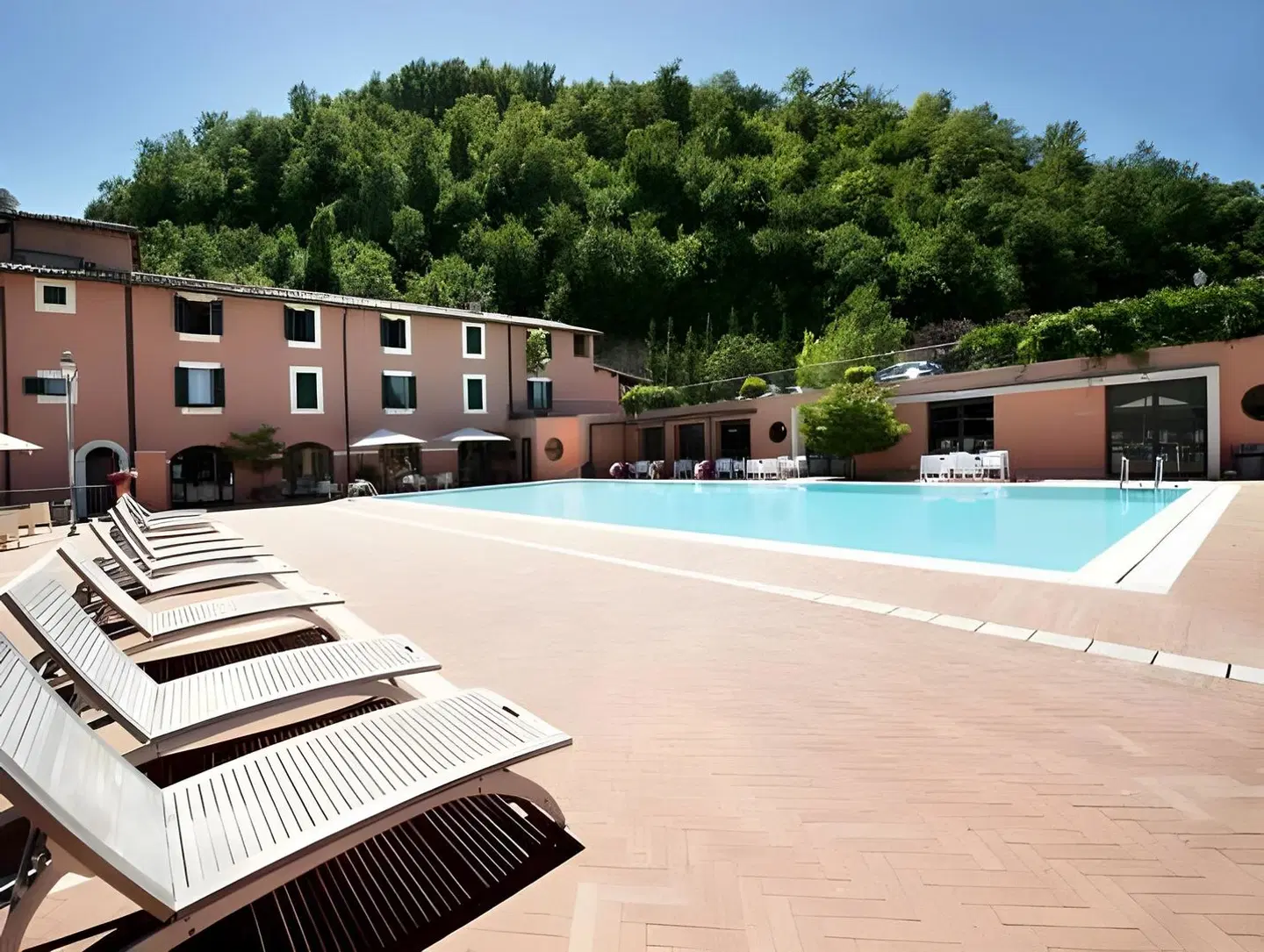 La Reggia Hotel OUTDOOR_POOL