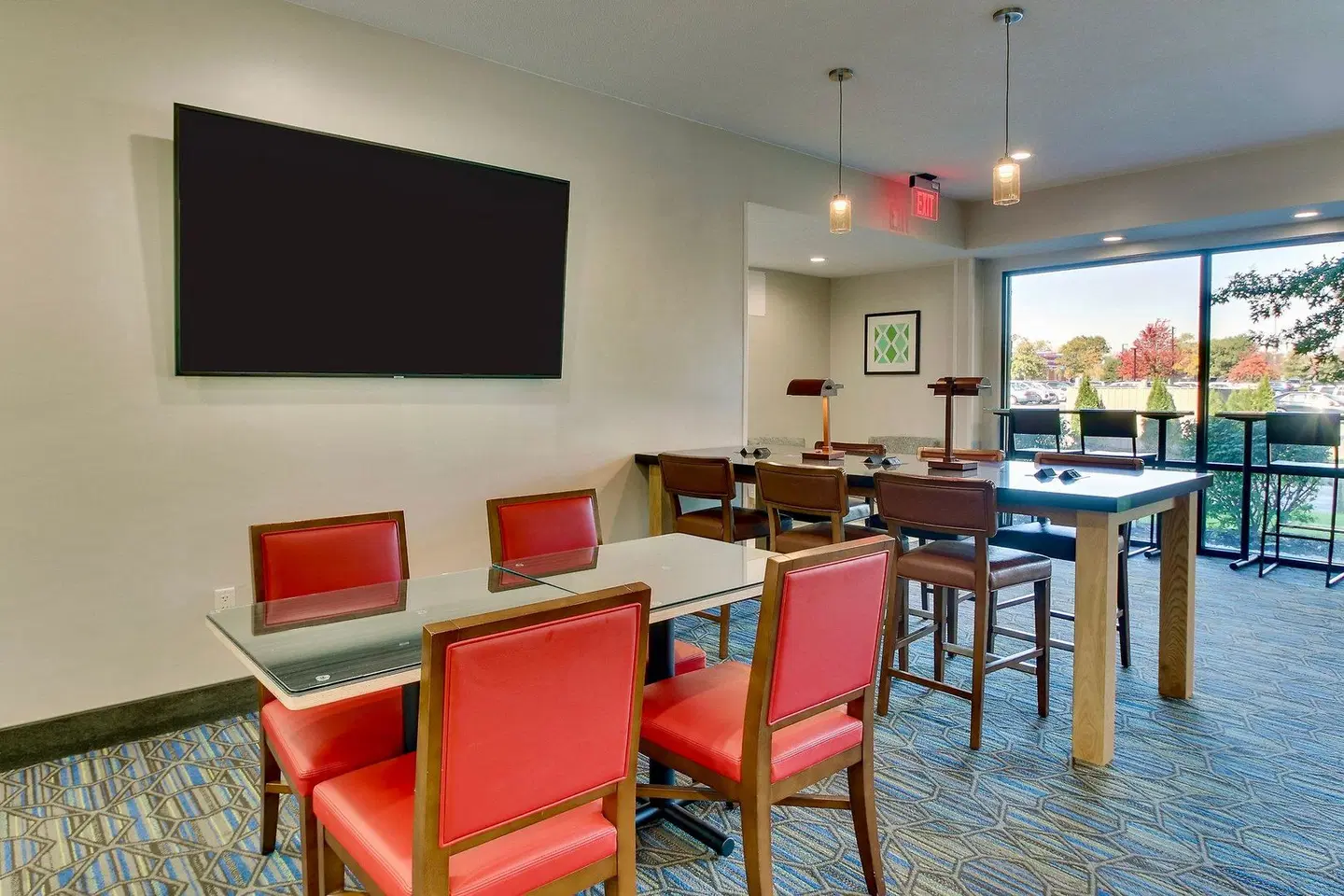 Holiday Inn Express Fishkill-Mid Hudson Valley by IHG Bar