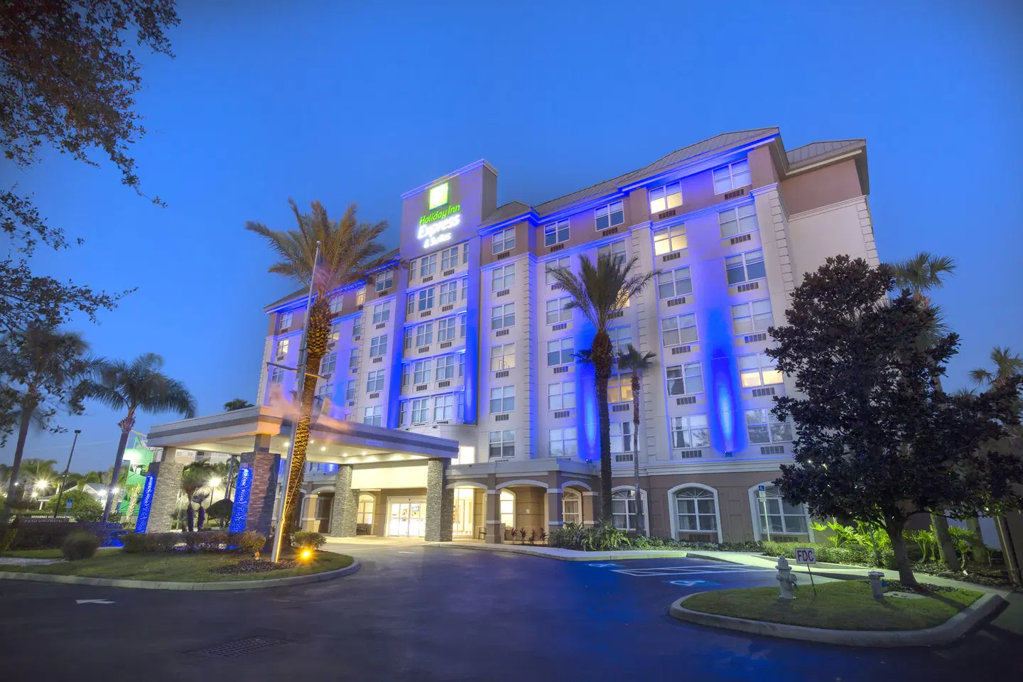 Holiday Inn Express & Suites S Lake Buena Vista EXTERIOR