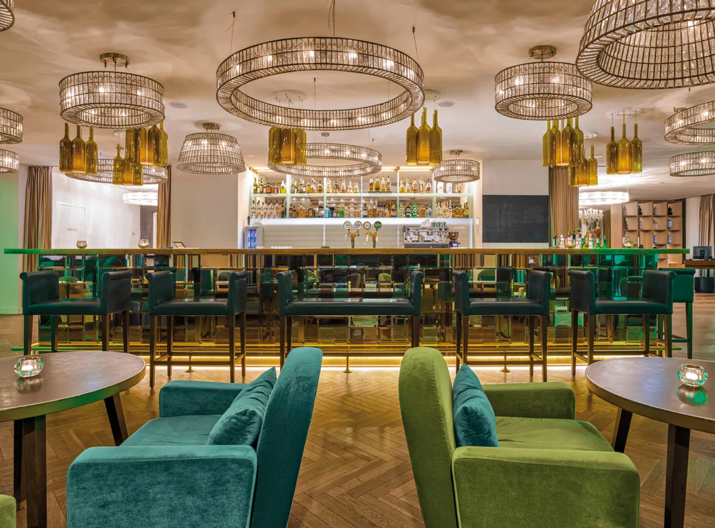 Crown Plaza Vienna Bar