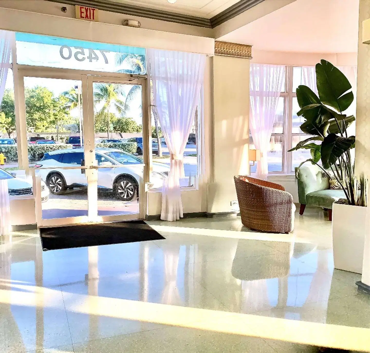 The Broadmore Miami Beach Hallenbad
