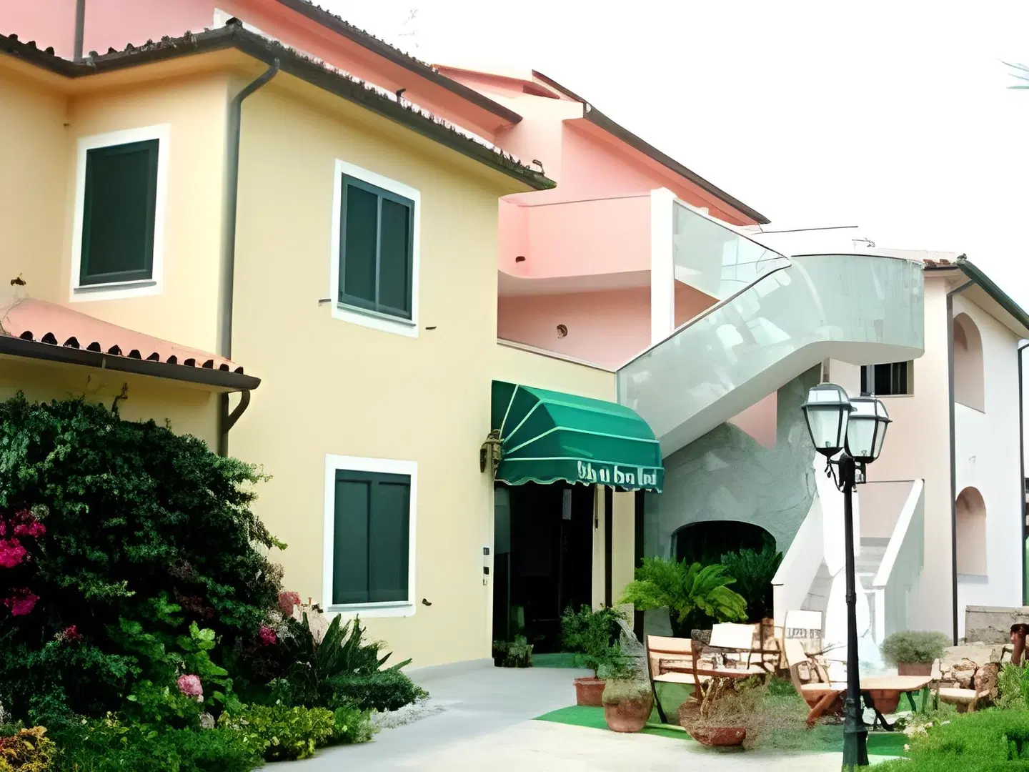 Hotel Villa Del Parco EXTERIOR