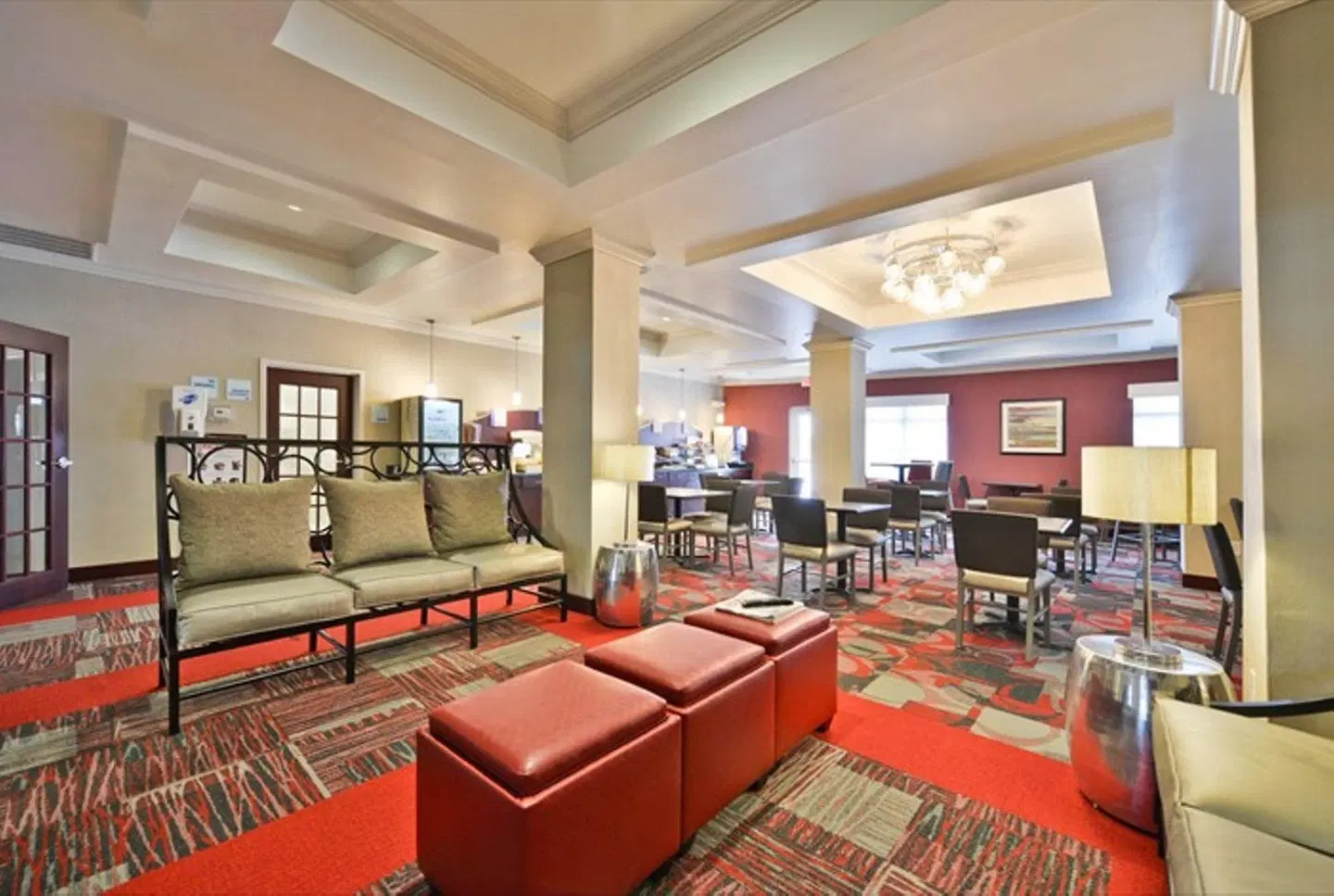 Holiday Inn Express & Suites Utica by IHG LOUNGE_LOBBY