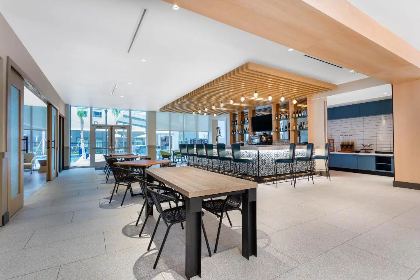 TRYP by Wyndham Orlando Bar