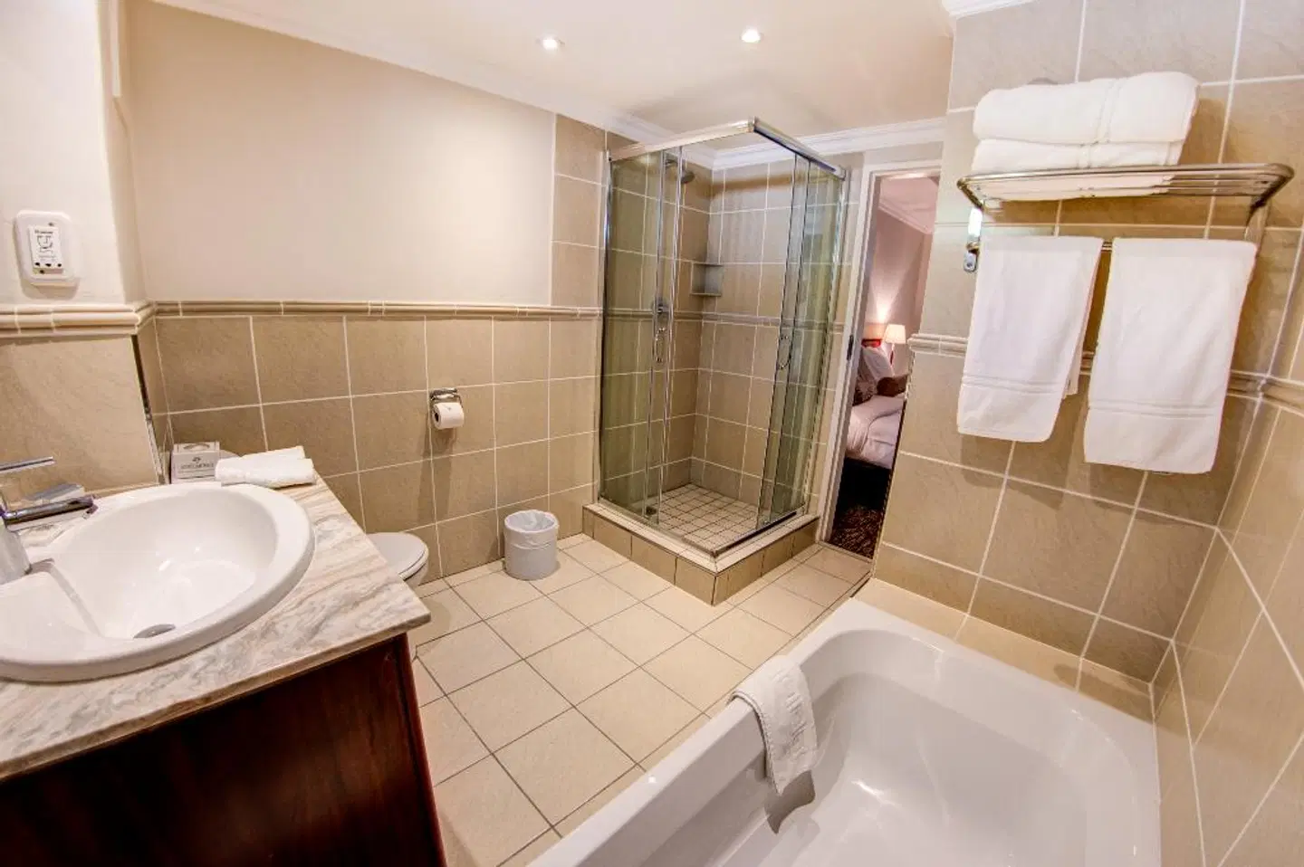 Courtyard Sandton Badezimmer