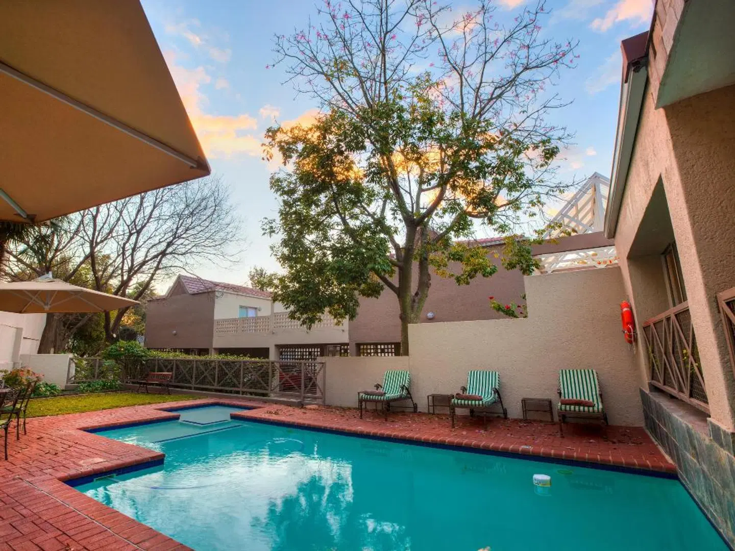 Courtyard Sandton OUTDOOR_POOL
