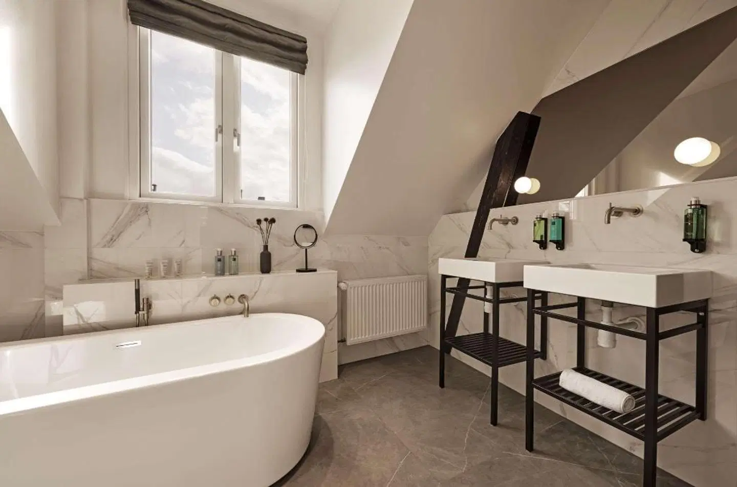 Ascot Hotel Badezimmer