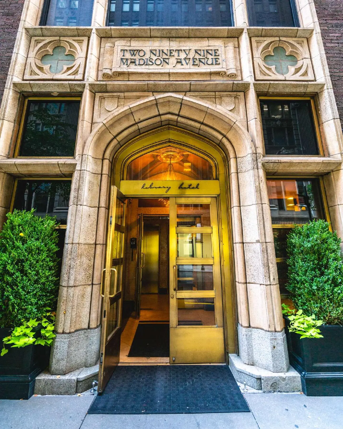 Library Hotel EXTERIOR