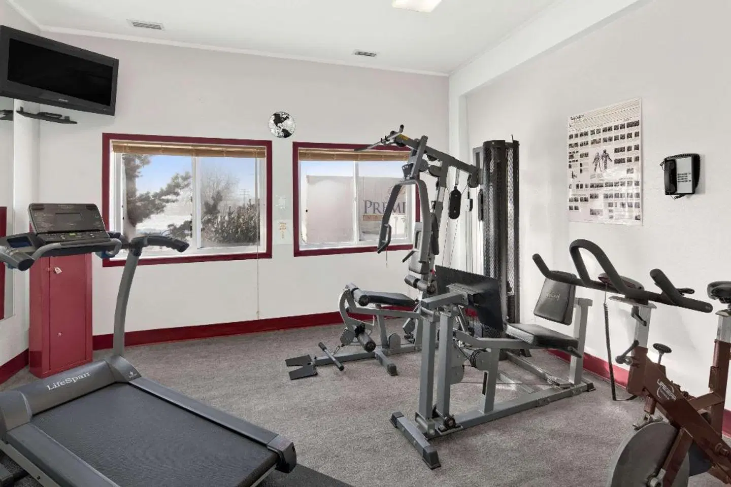 Super 8 by Wyndham Swift Current SPORTS_AND_LEISURE