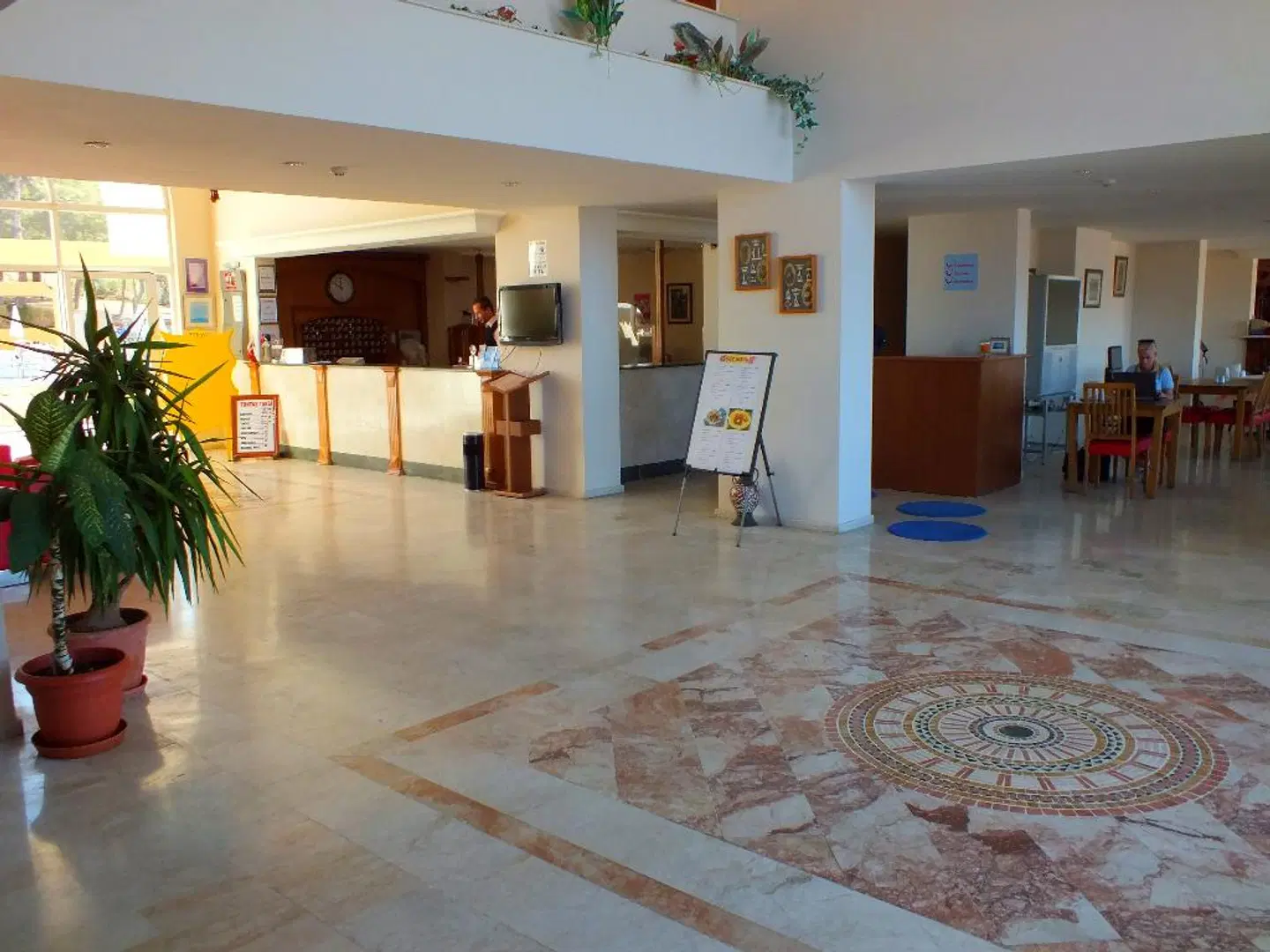 Tuntas Family Suites Kusadasi LOUNGE_LOBBY