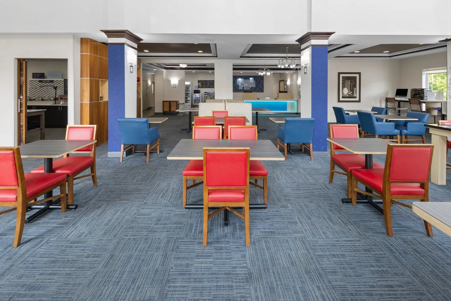 Holiday Inn Express & Suites Hamburg by IHG LOUNGE_LOBBY