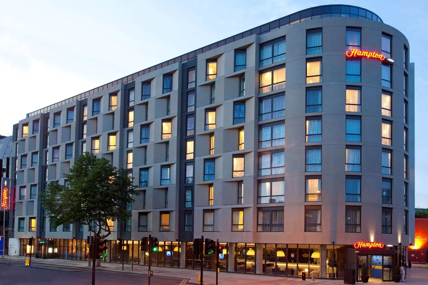 Hampton by Hilton London Waterloo EXTERIOR
