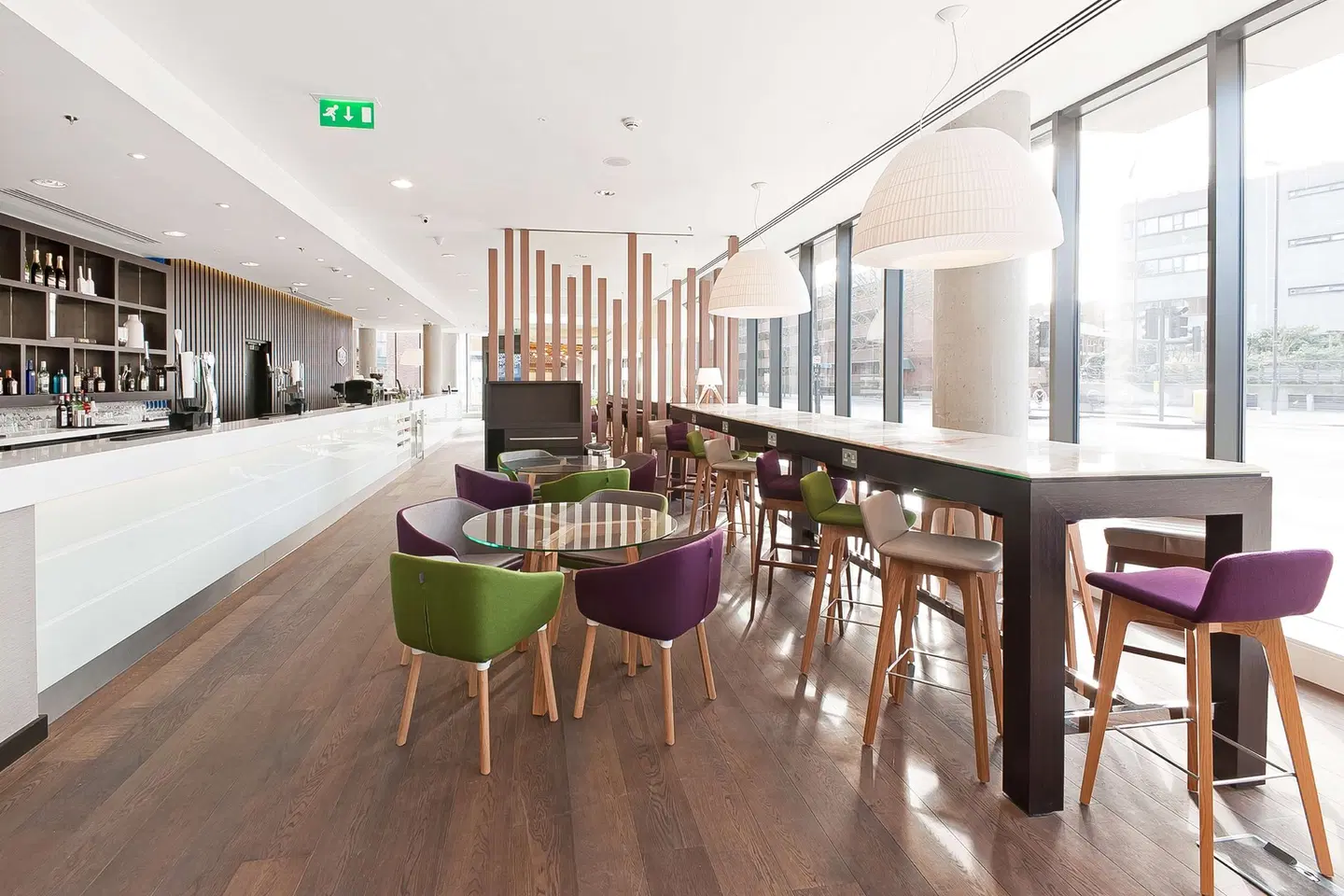 Hampton by Hilton London Waterloo Bar
